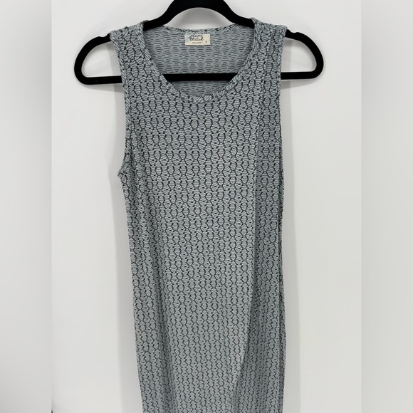 Plume and Thread White & Black Layered Front Rayon Shift Dress Made in USA - Picture 3 of 12